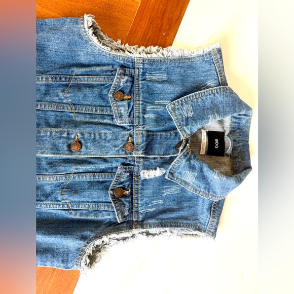 Urban Outfitters BDG Vest UO Women Distressed Denim Sleeveless Jeans Jacket M - Picture 4 of 16